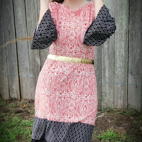 *Host Pick* !! Boho Bell Sleeved Midi Dress - Picture 2 of 3